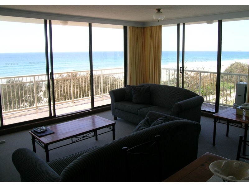 9 “Boulevard Towers”, Broadbeach QLD 4218