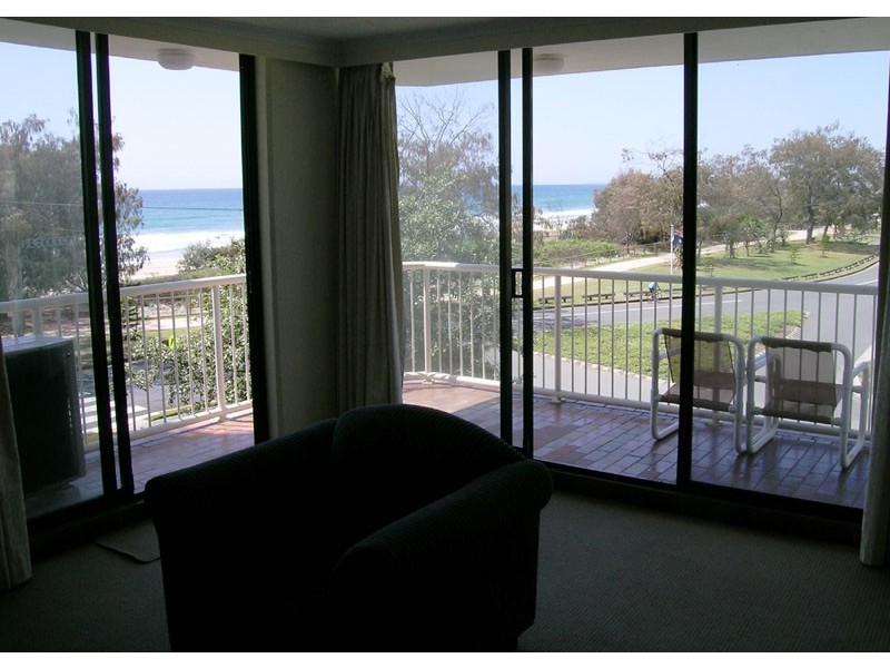 9 “Boulevard Towers”, Broadbeach QLD 4218