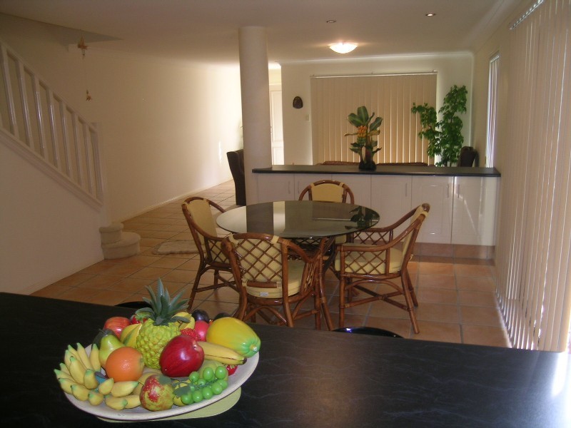 1/68 Heeb Street, Benowa QLD 4217