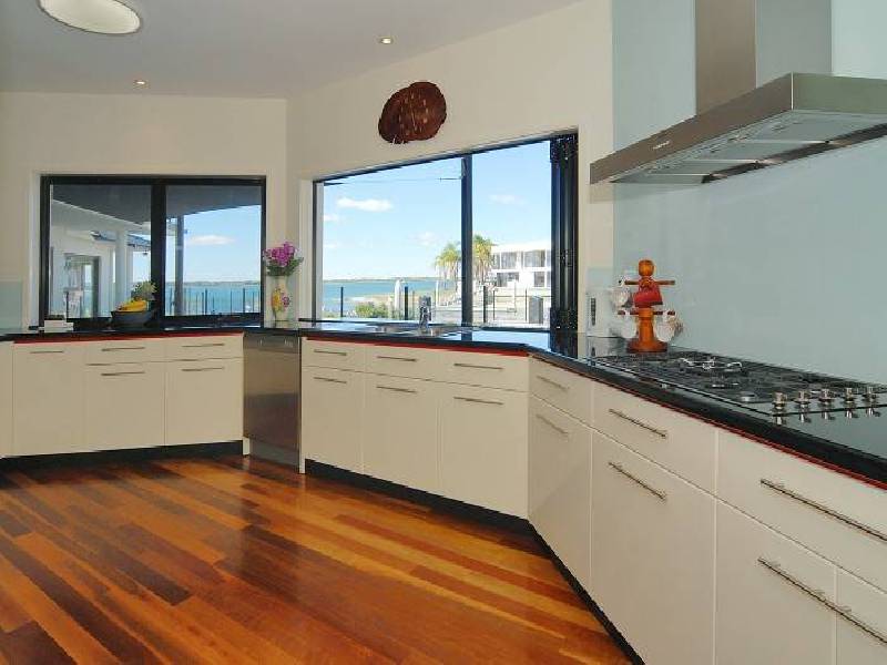 4 Sapphire Street, Hollywell QLD 4216