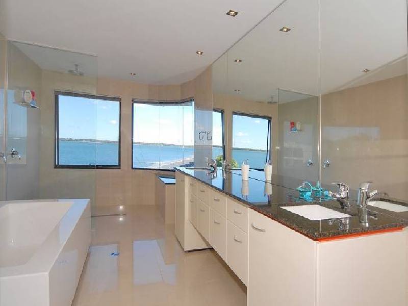 4 Sapphire Street, Hollywell QLD 4216