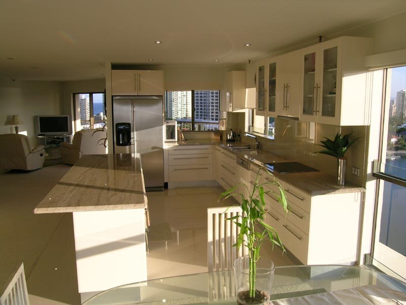 11J 2 Admiralty Drive, Paradise Waters QLD 4217