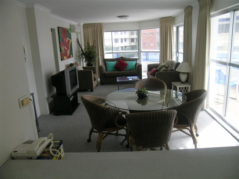 7 “Grosvenor”, Surfers Paradise QLD 4217