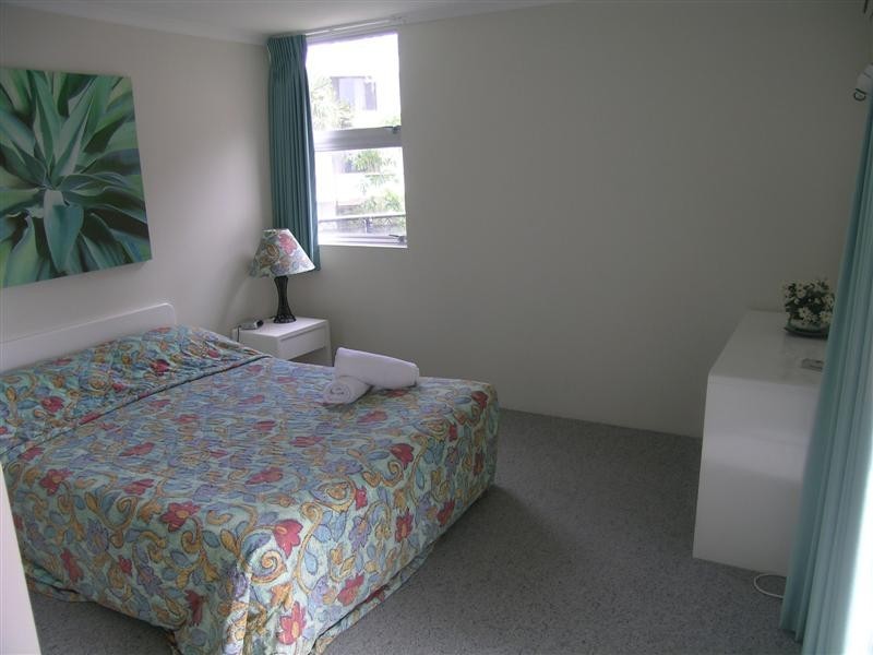 7 “Grosvenor”, Surfers Paradise QLD 4217