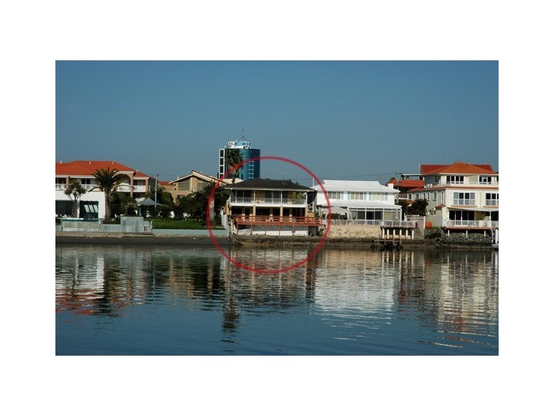 83 Stanhill Drive, Chevron Island QLD 4217