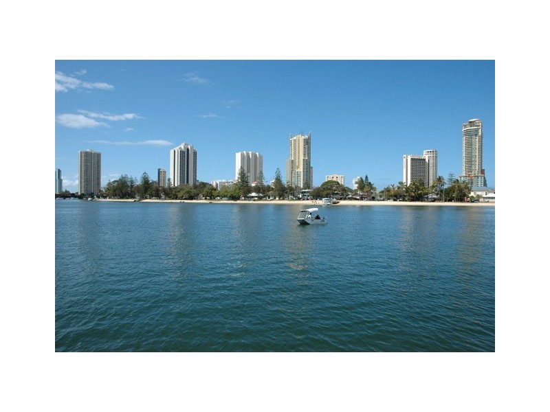 83 Stanhill Drive, Chevron Island QLD 4217