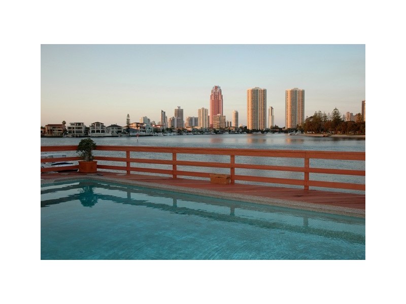 83 Stanhill Drive, Chevron Island QLD 4217