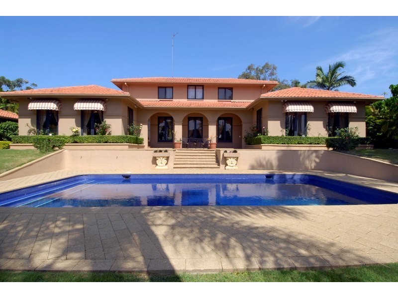 183 Monaco Street, Broadbeach Waters QLD 4218