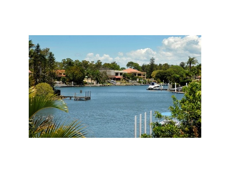 32 Boomerang Crescent, Sorrento QLD 4217