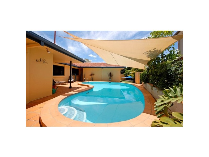 32 Boomerang Crescent, Sorrento QLD 4217