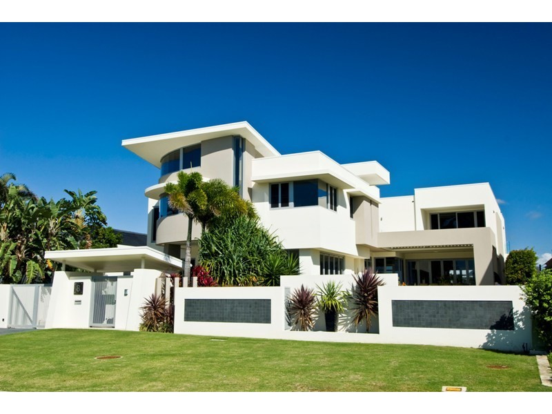 8 Shearwater Esplanade, Runaway Bay QLD 4216