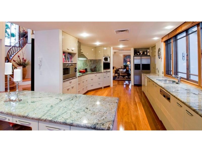 5 Winchester Street, Southport QLD 4215