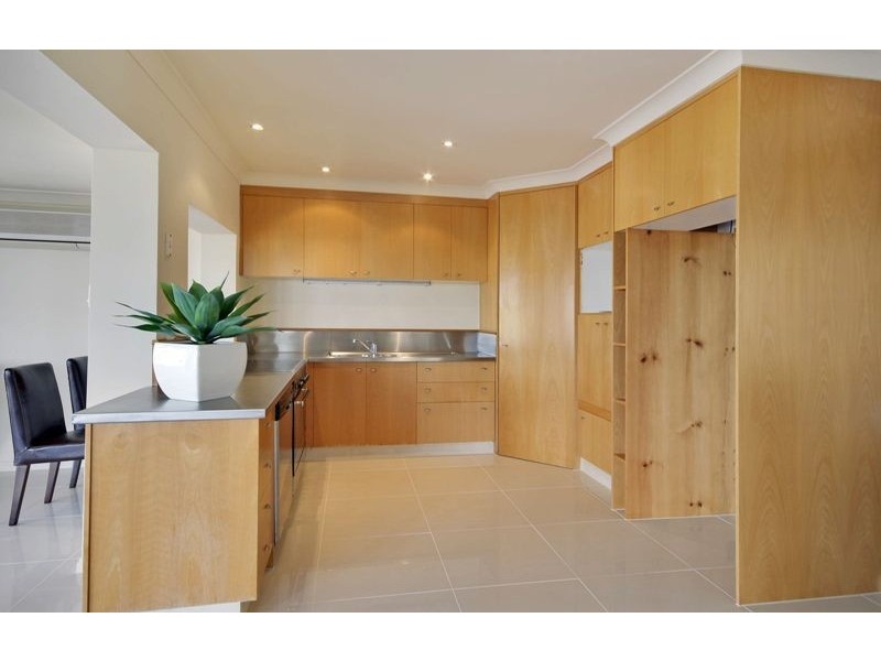 5 Florence Court, Isle Of Capri QLD 4217