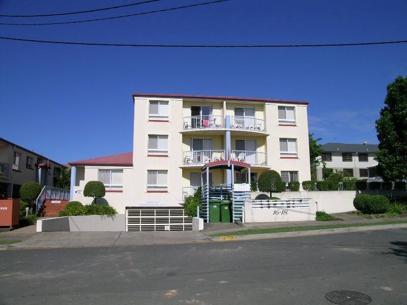 18 Lloyd Street, Southport QLD 4215