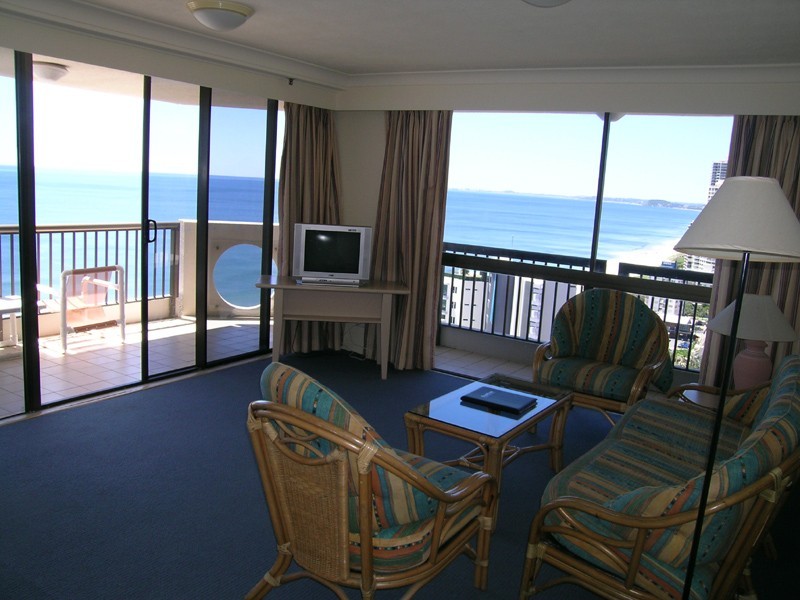 28 Northcliffe Terrace, Surfers Paradise QLD 4217