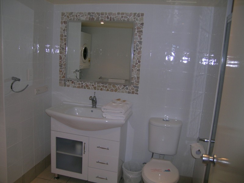 28 Northcliffe Terrace, Surfers Paradise QLD 4217