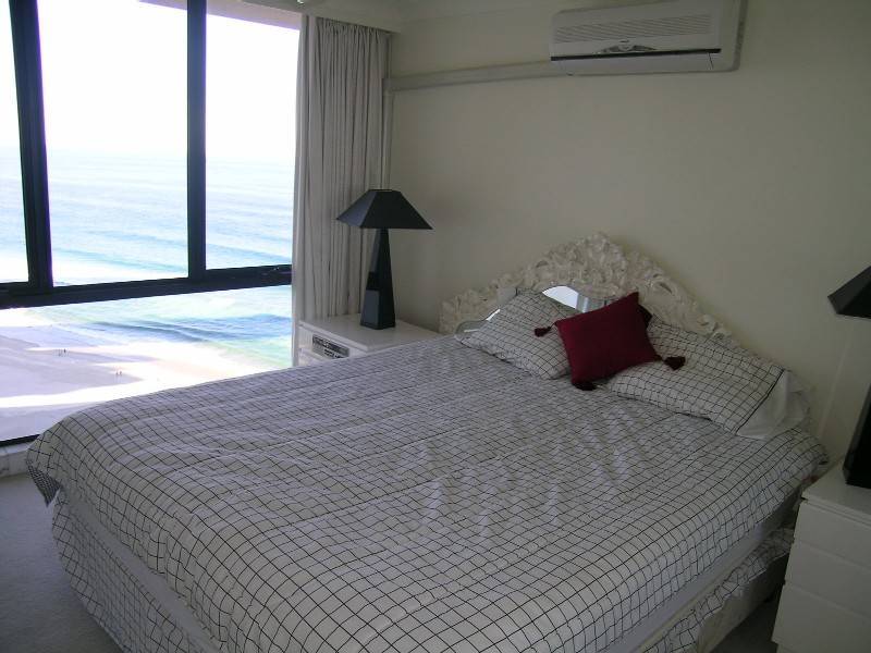 4 Thornton Street, Surfers Paradise QLD 4217