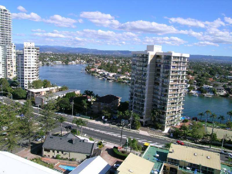 15D The Regent 18 Aubrey Street, Surfers Paradise QLD 4217