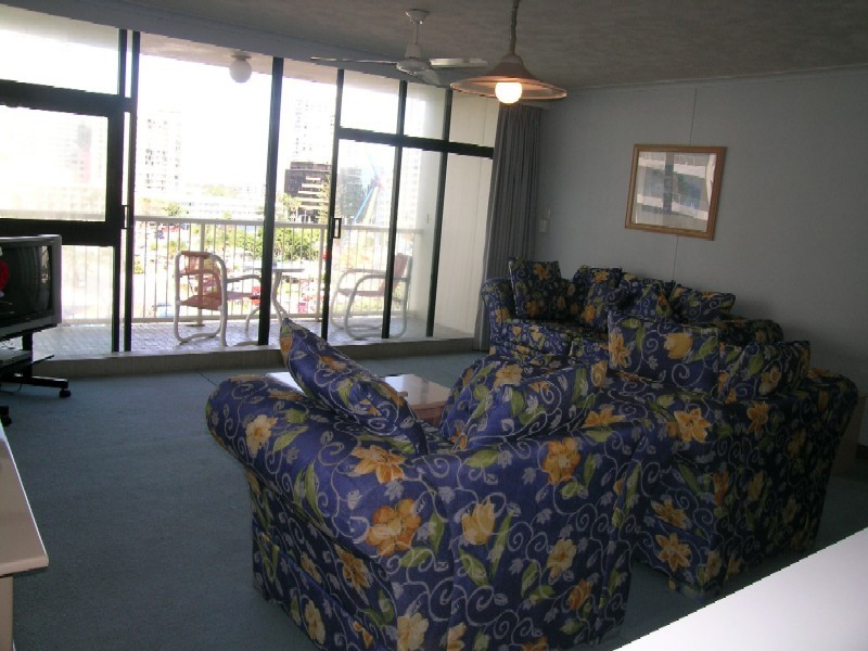 7G 3277 Gold Coast Highway, Surfers Paradise QLD 4217