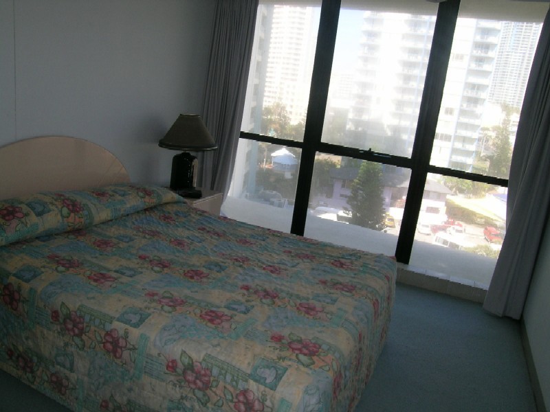 7G 3277 Gold Coast Highway, Surfers Paradise QLD 4217
