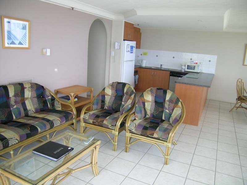 2003 ‘Longbeach’, 28 Northcliffe Terrace, Surfers Paradise QLD 4217