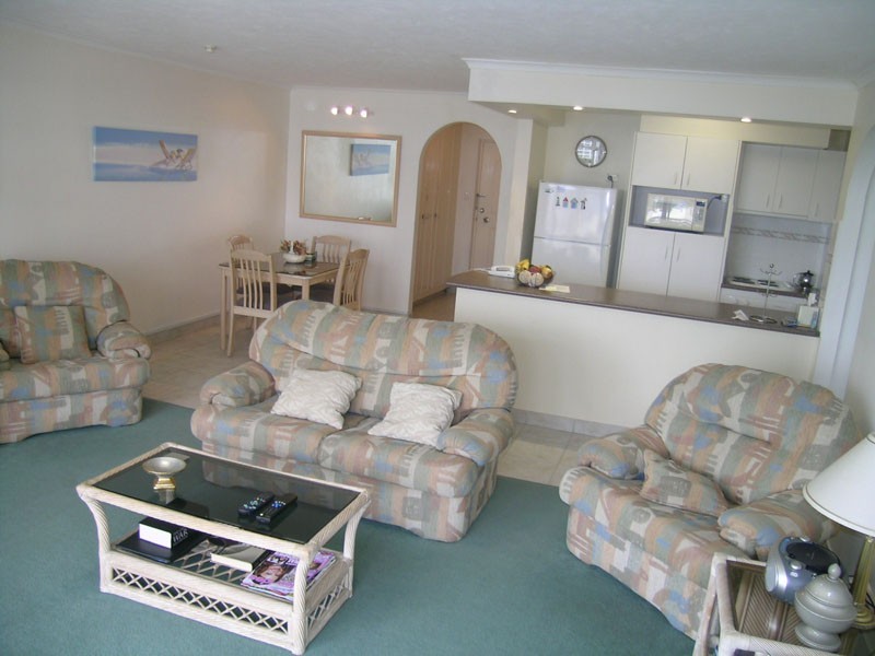 15G  BEACHPOINT, Surfers Paradise QLD 4217