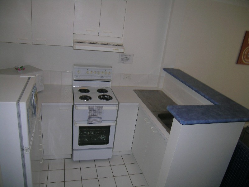 10/43  Cypress Avenue ‘Budds Beach Lodge’, Surfers Paradise QLD 4217