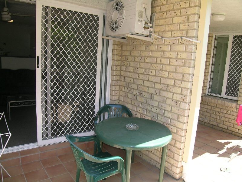 10/43  Cypress Avenue ‘Budds Beach Lodge’, Surfers Paradise QLD 4217