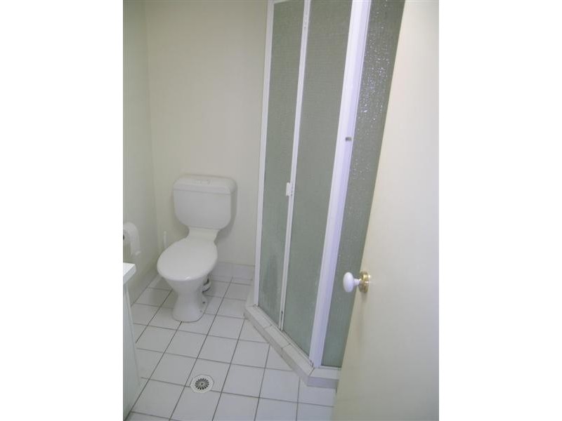 33 Cypress Avenue, Surfers Paradise QLD 4217