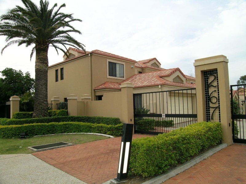 267 Ashmore Road, Benowa QLD 4217