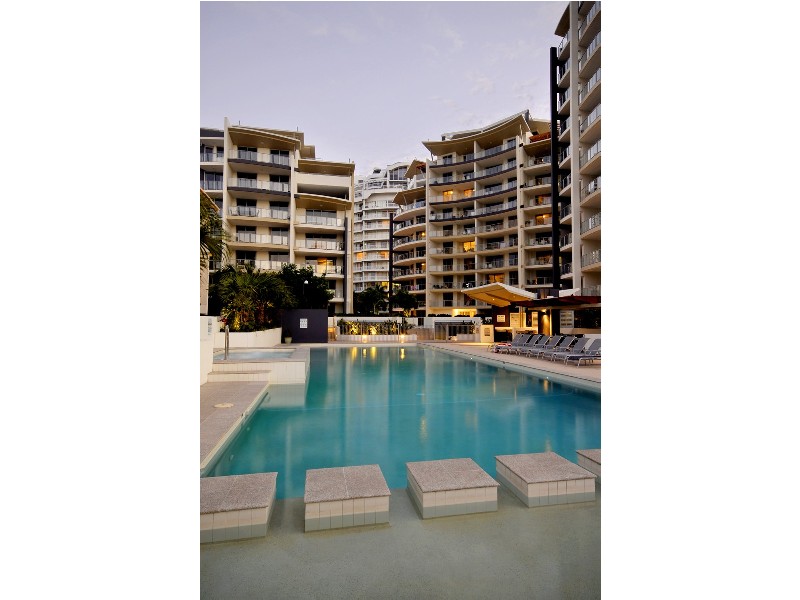 395 21 Cypress Avenue, Surfers Paradise QLD 4217