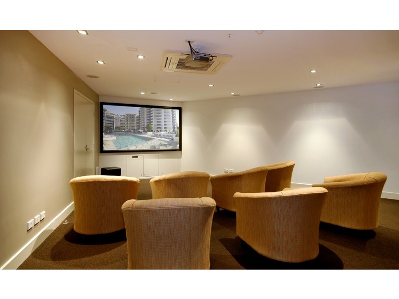 395 21 Cypress Avenue, Surfers Paradise QLD 4217