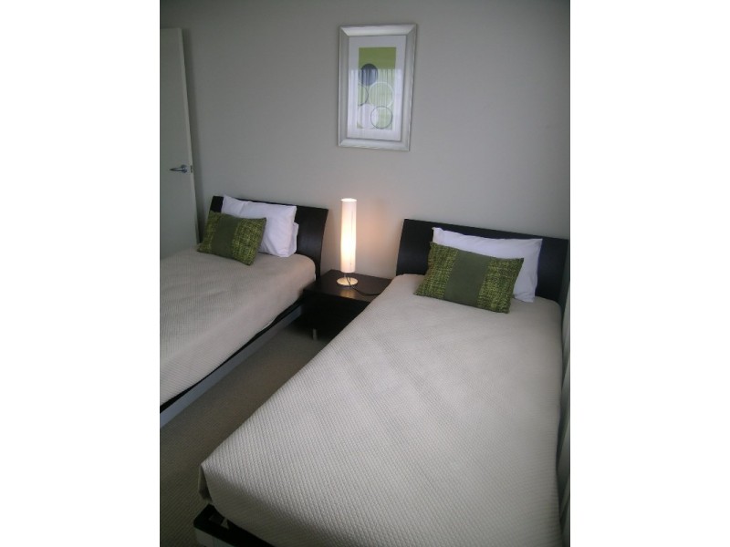 343 21 Cypress Ave, Surfers Paradise QLD 4217