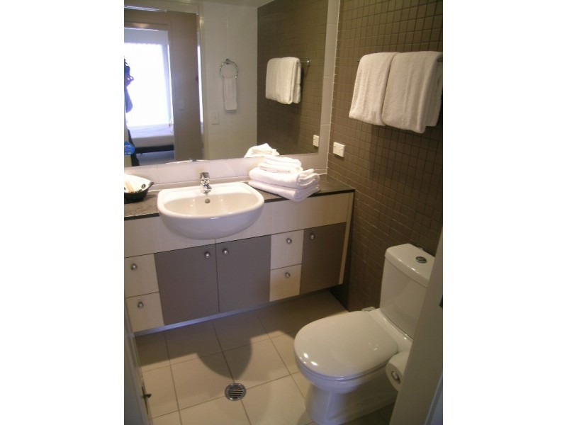 343 21 Cypress Ave, Surfers Paradise QLD 4217