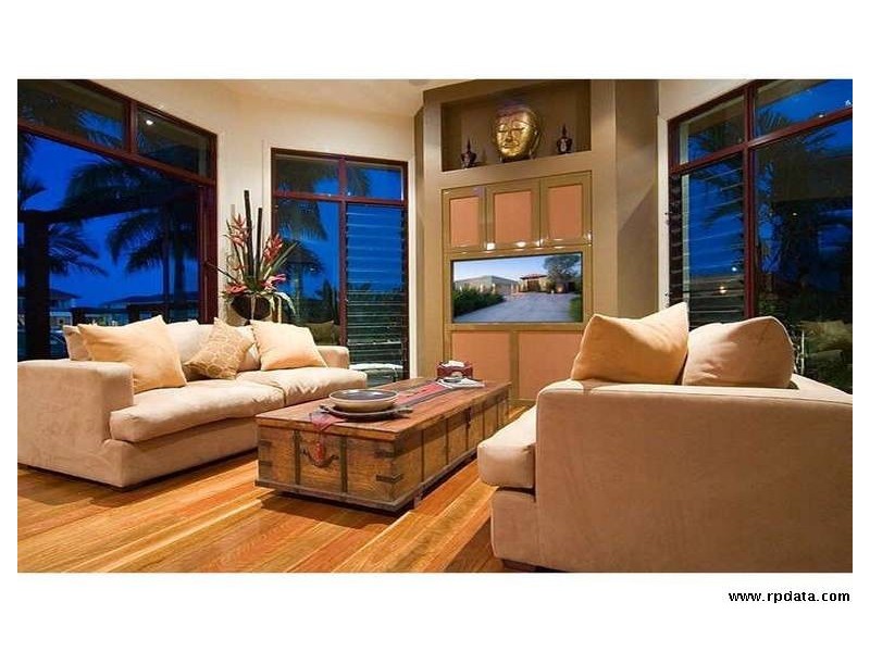 2164 Beaufort Way, Hope Island QLD 4212