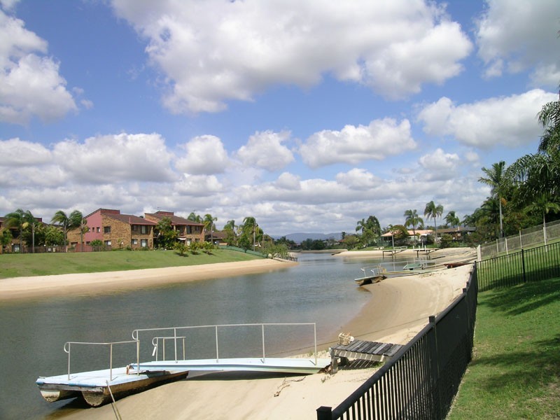 72 Hooker Blvd, Mermaid Waters QLD 4218
