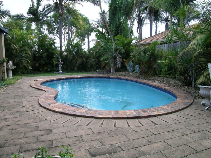 72 Hooker Blvd, Mermaid Waters QLD 4218