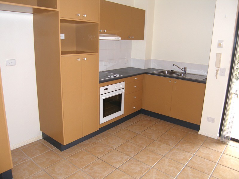 3/15 Brittania Ave, Broadbeach QLD 4218