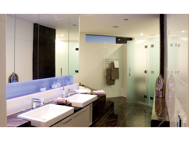 1 Northcliffe terrace, Surfers Paradise QLD 4217