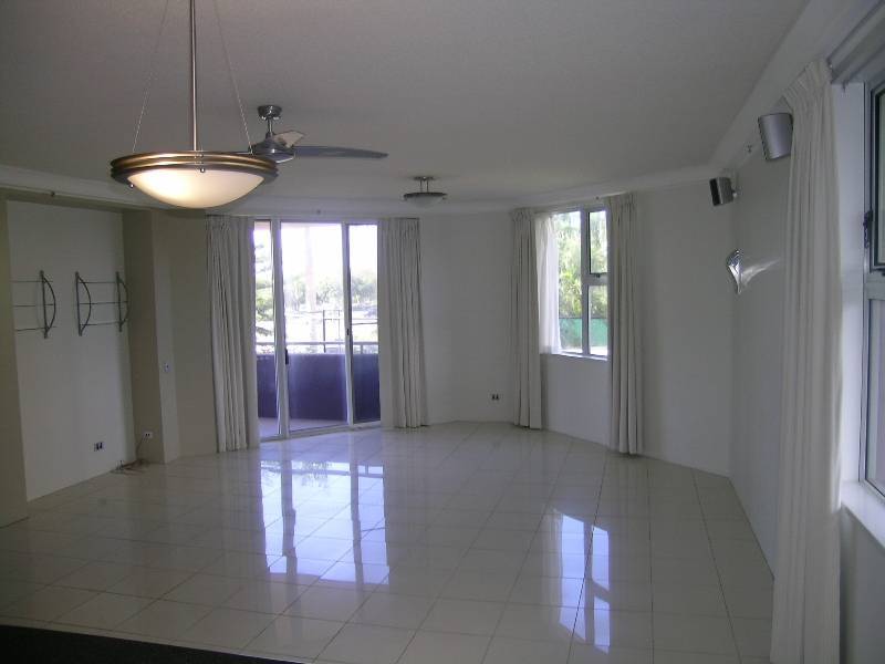 12 Commodore Drive "Grand Mariner", Paradise Waters QLD 4217
