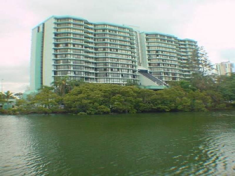 70 Remembrance Drive "Surfers Plaza Resort", Surfers Paradise QLD 4217