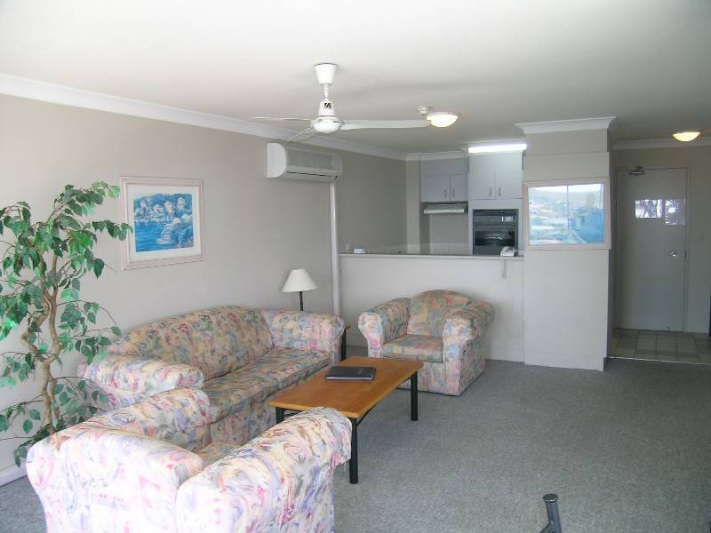 70 Remembrance Drive "Surfers Plaza Resort", Surfers Paradise QLD 4217
