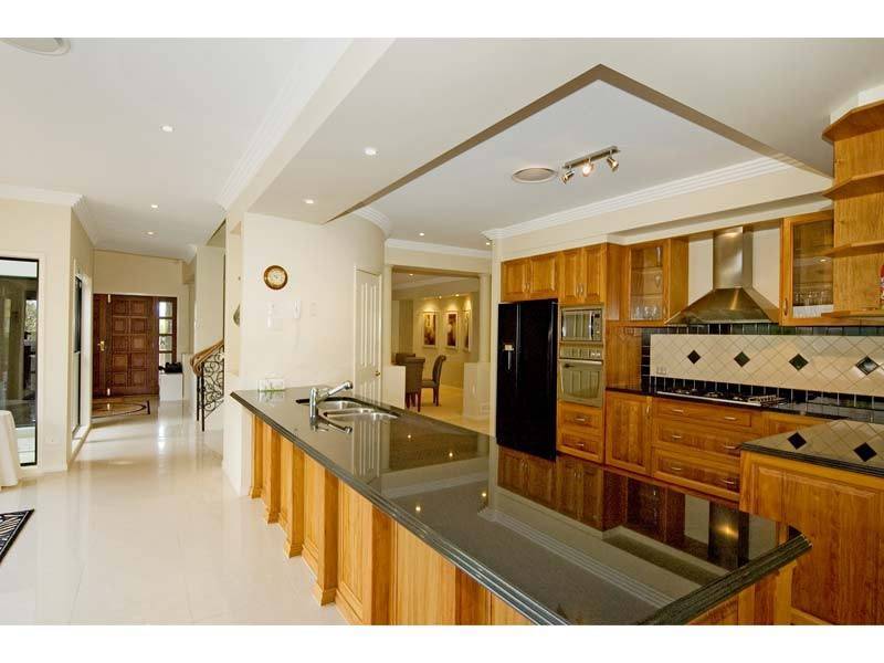 2338 Cressbrook Drive, Hope Island QLD 4212