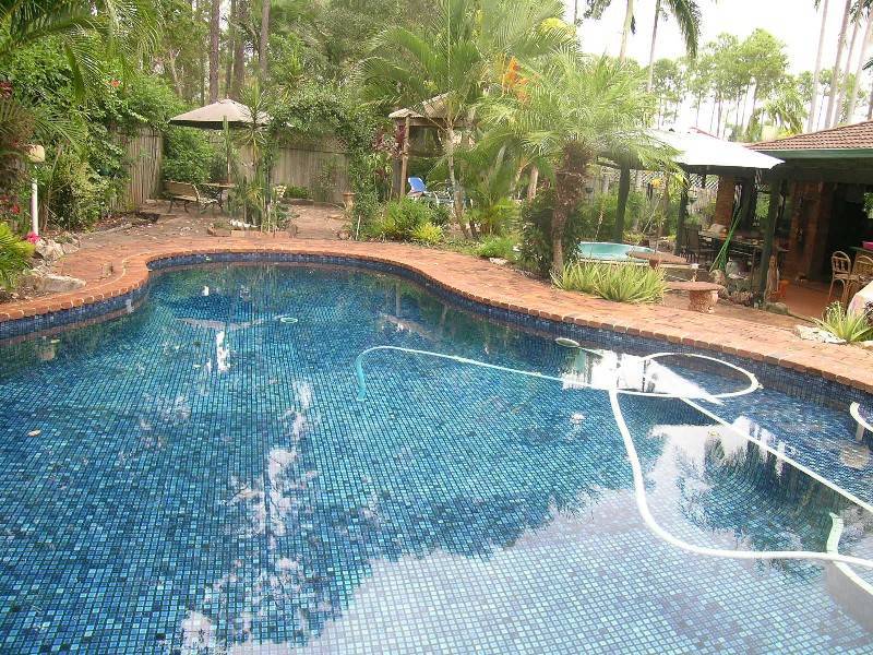 34 Rawlinna Drive, Mermaid Waters QLD 4218