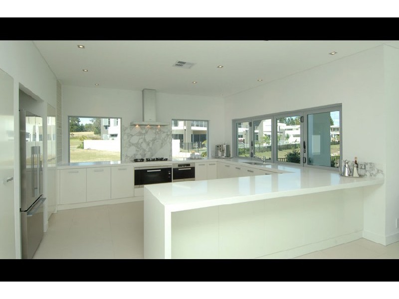 1028 Lakeview Terrace “Royal Pines”, Ashmore QLD 4214