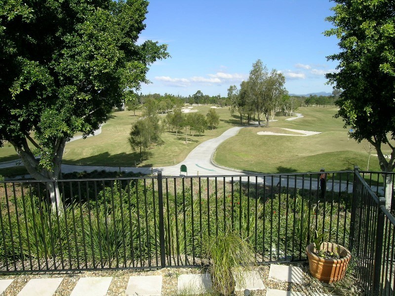 2002 The Boulevarde, Benowa QLD 4217