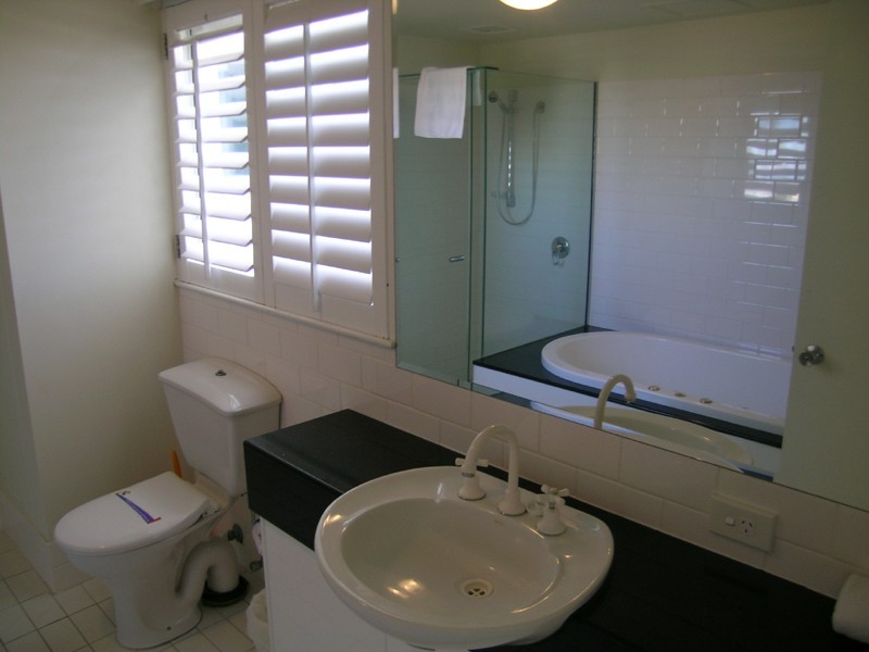 7 Fern Street “Marriner Views”, Surfers Paradise QLD 4217