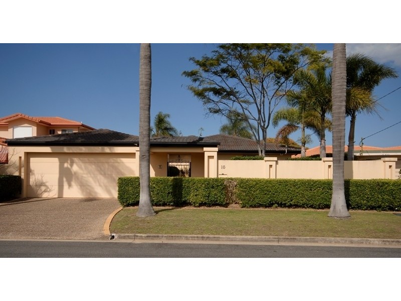 16 Etna Street, Isle Of Capri QLD 4217