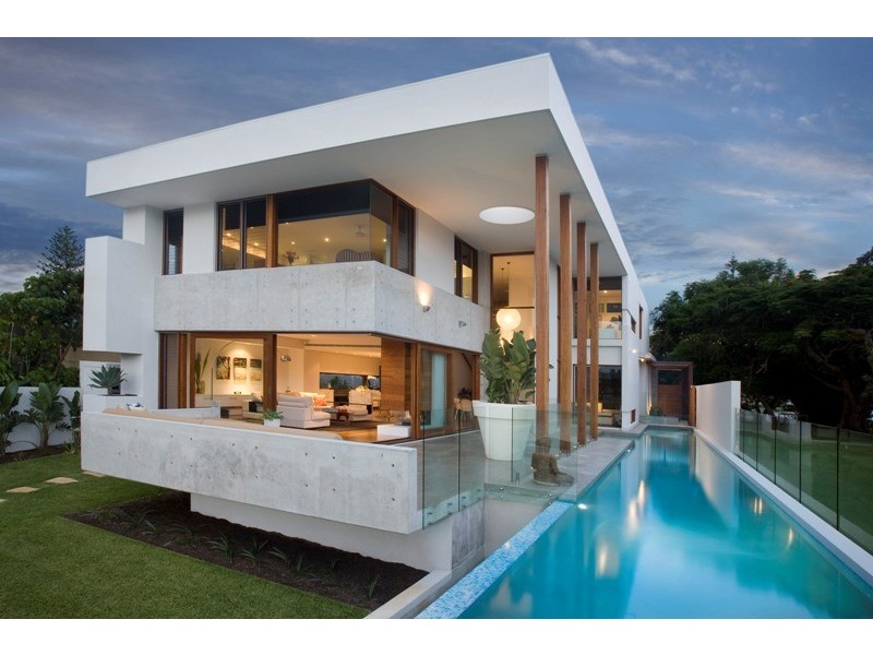 102 Amalfi Drive, Isle Of Capri QLD 4217