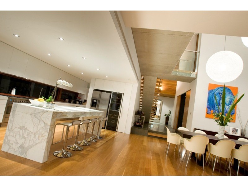 102 Amalfi Drive, Isle Of Capri QLD 4217